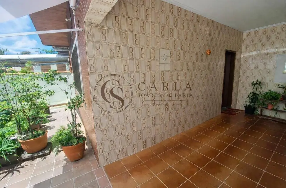 Casa com 3 quartos à venda, 203m2 em Vila Santa Rosa, Guaruja - SP - imagem 5 Foto 5 de Casa com 3 quartos à venda, 203m2 em Vila Santa Rosa, Guaruja - SP