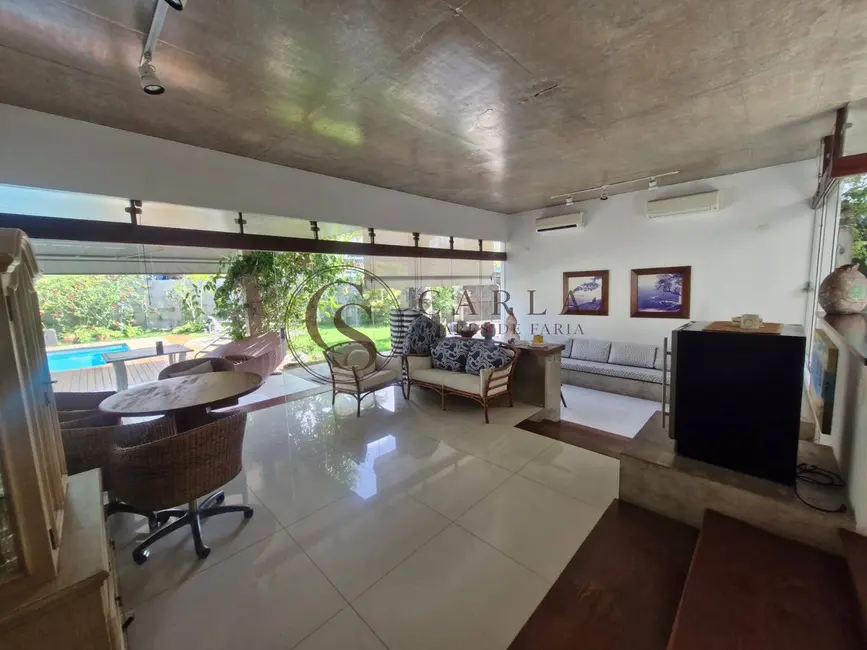 Foto 2 de Casa com 4 quartos à venda, 650m2 em Enseada, Guaruja - SP