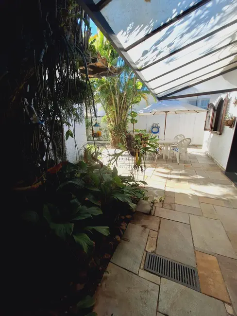 Casa com 5 quartos à venda, 450m2 em Jardim Virgínia, Guaruja - SP - imagem 8 Foto 8 de Casa com 5 quartos à venda, 450m2 em Jardim Virgínia, Guaruja - SP