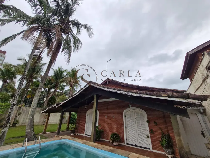 Casa com 3 quartos à venda, 250m2 em Enseada, Guaruja - SP - imagem 1 Foto 1 de Casa com 3 quartos à venda, 250m2 em Enseada, Guaruja - SP