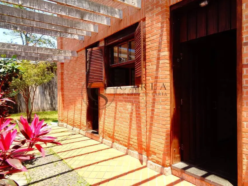 Foto 3 de Casa com 3 quartos à venda, 215m2 em Jardim Virgínia, Guaruja - SP