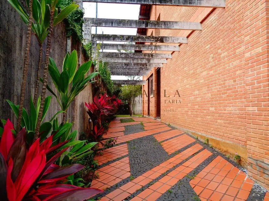 Foto 8 de Casa com 3 quartos à venda, 215m2 em Jardim Virgínia, Guaruja - SP