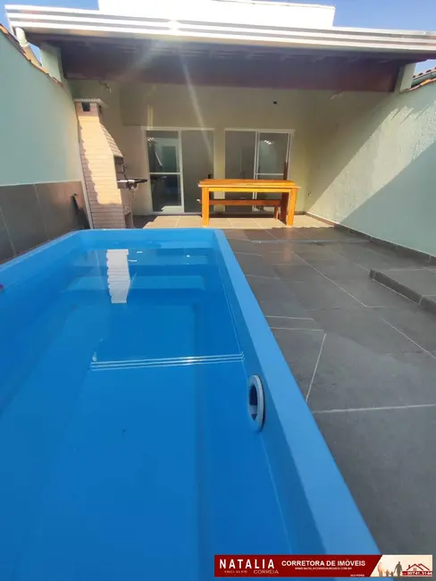 Foto 2 de Casa com 2 quartos à venda em Mongagua - SP