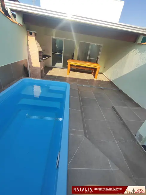 Foto 1 de Casa com 2 quartos à venda em Mongagua - SP