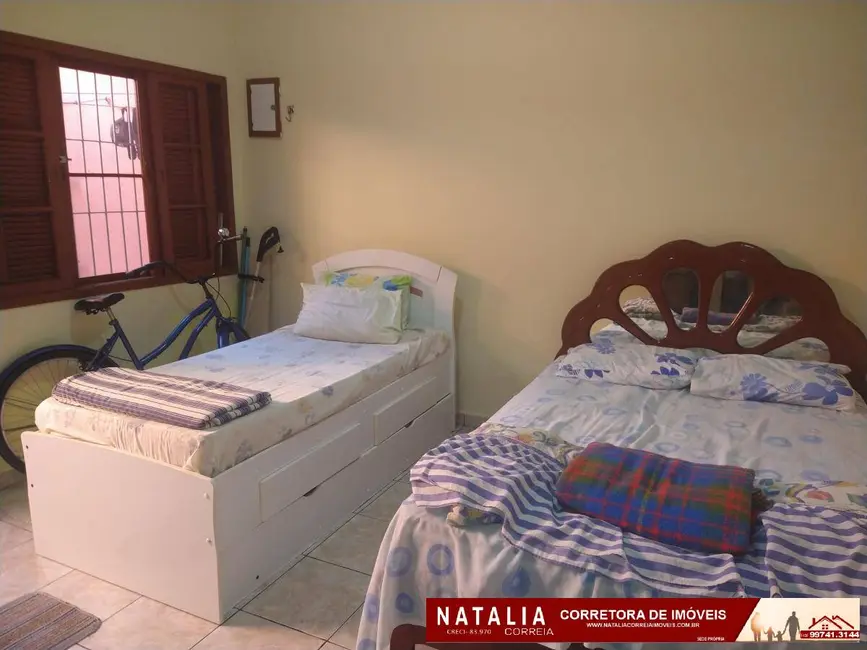 Foto 2 de Casa com 2 quartos à venda, 150m2 em Itanhaem - SP