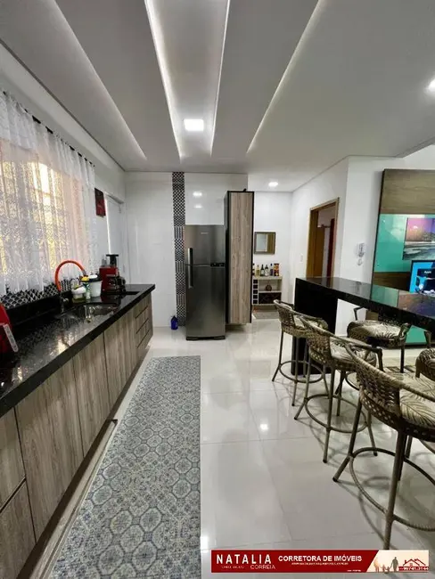 Casa com 3 quartos à venda, 154m2 em Praia Grande - SP - imagem 2 Foto 2 de Casa com 3 quartos à venda, 154m2 em Praia Grande - SP
