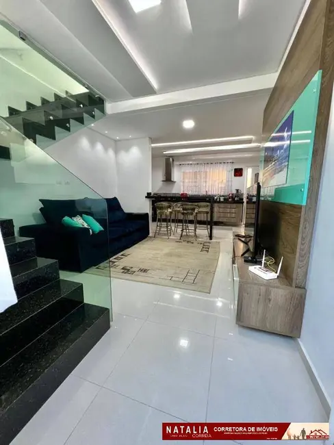 Casa com 3 quartos à venda, 154m2 em Praia Grande - SP - imagem 1 Foto 1 de Casa com 3 quartos à venda, 154m2 em Praia Grande - SP