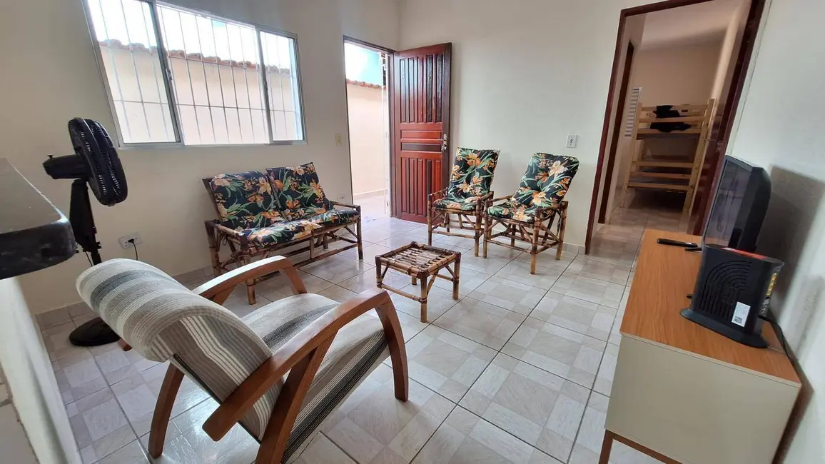 Foto 9 de Casa com 2 quartos à venda, 140m2 em Mongagua - SP