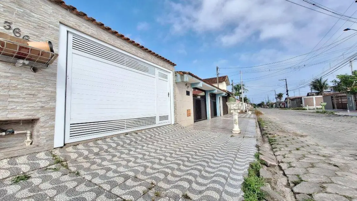 Foto 3 de Casa com 2 quartos à venda, 140m2 em Mongagua - SP