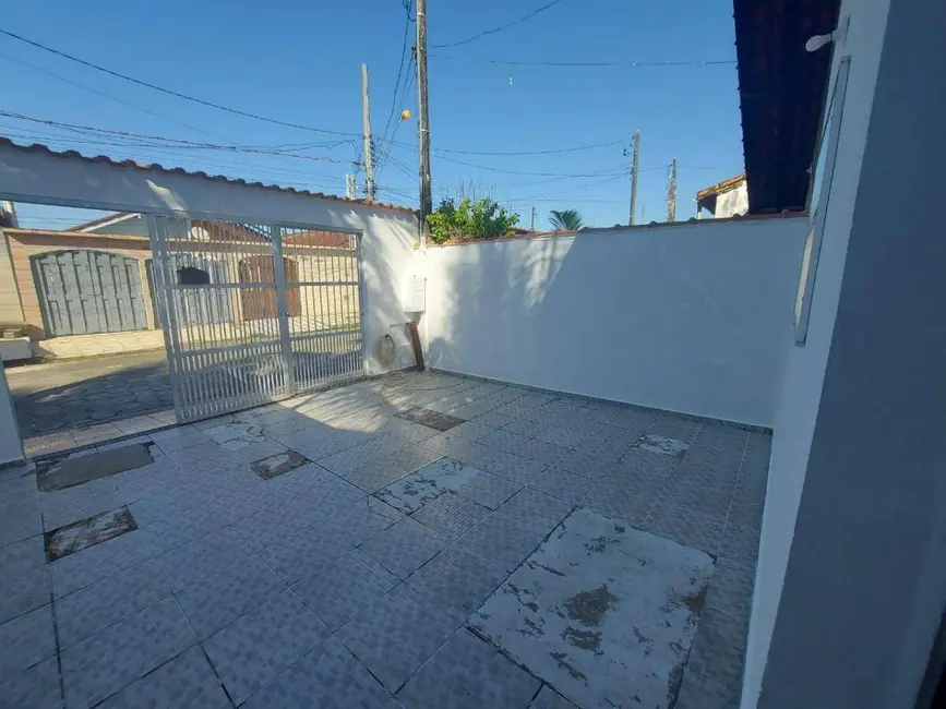 Casa com 2 quartos à venda, 125m2 em Itanhaem - SP - imagem 3 Foto 3 de Casa com 2 quartos à venda, 125m2 em Itanhaem - SP