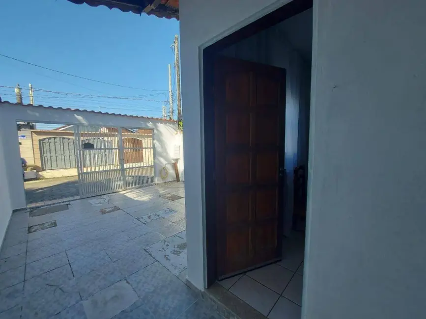Casa com 2 quartos à venda, 125m2 em Itanhaem - SP - imagem 4 Foto 4 de Casa com 2 quartos à venda, 125m2 em Itanhaem - SP