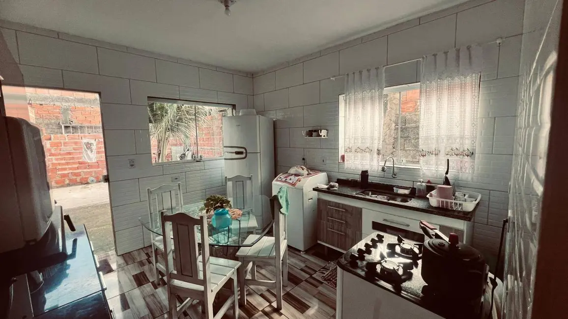 Foto 4 de Casa com 2 quartos à venda, 161m2 em Mongagua - SP