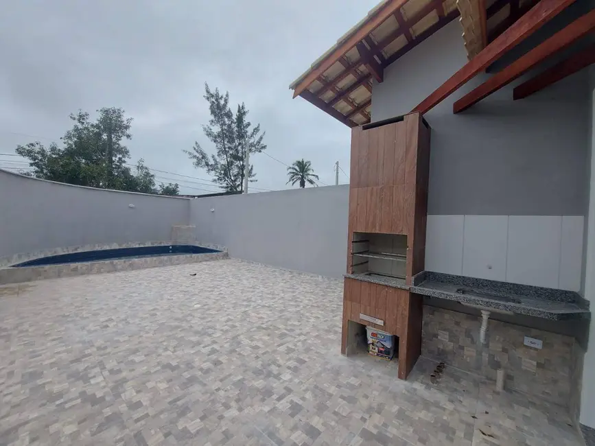 Foto 2 de Casa com 2 quartos à venda em Itanhaem - SP