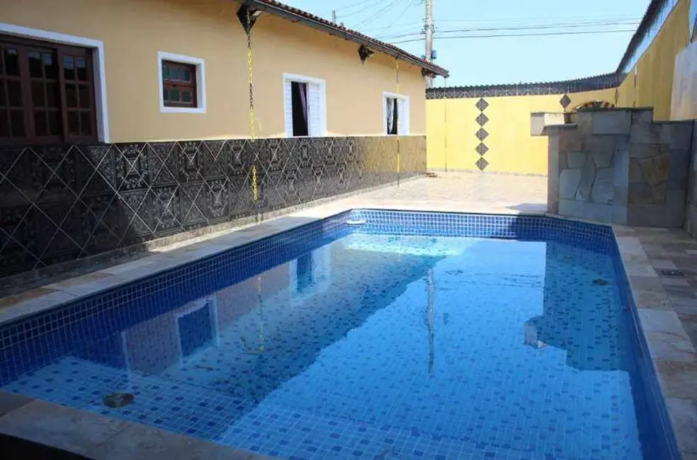 Foto 3 de Casa com 2 quartos à venda, 250m2 em Mongagua - SP