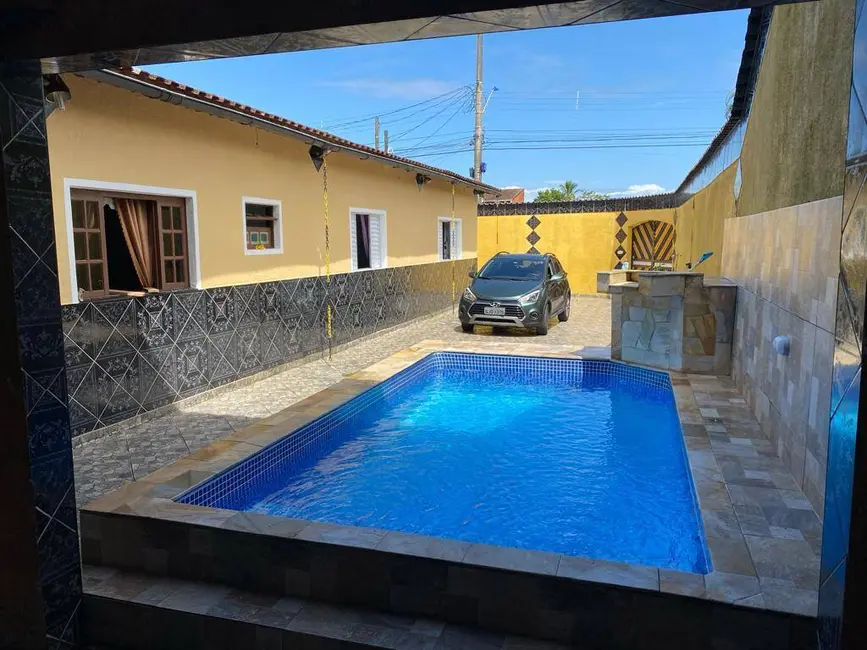 Foto 2 de Casa com 2 quartos à venda, 250m2 em Mongagua - SP