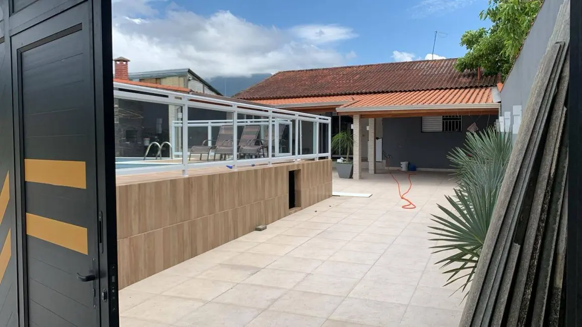 Foto 3 de Casa com 2 quartos à venda, 360m2 em Peruibe - SP