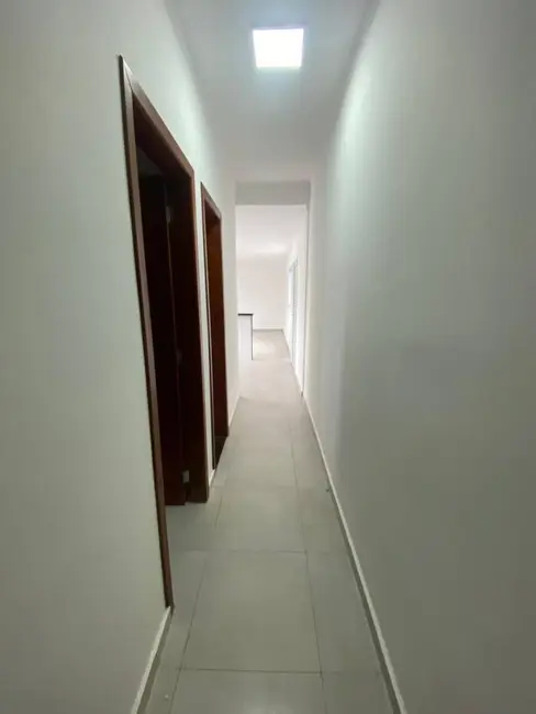 Casa com 2 quartos à venda em Itanhaem - SP - imagem 3 Foto 3 de Casa com 2 quartos à venda em Itanhaem - SP