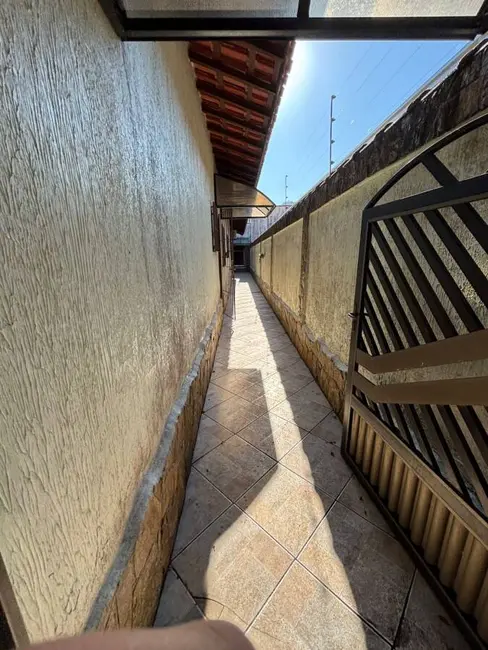 Foto 3 de Casa com 3 quartos à venda, 270m2 em Mongagua - SP