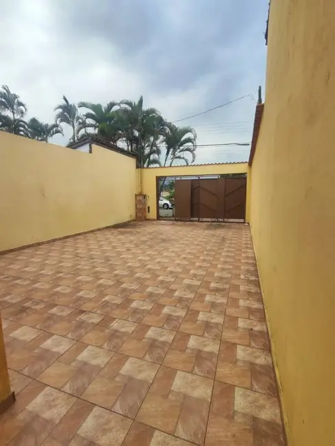 Foto 2 de Sobrado com 3 quartos à venda em Mongagua - SP
