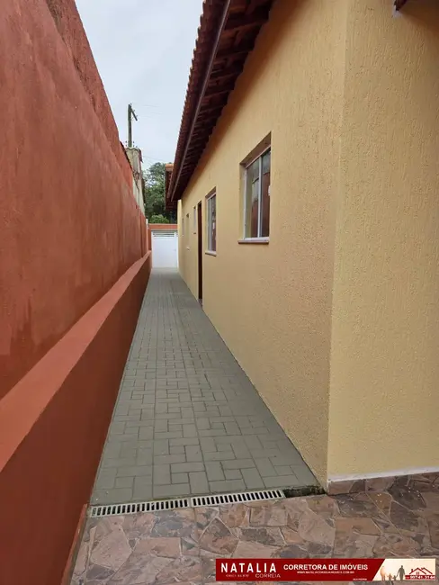 Casa com 2 quartos à venda em Itanhaem - SP - imagem 6 Foto 6 de Casa com 2 quartos à venda em Itanhaem - SP