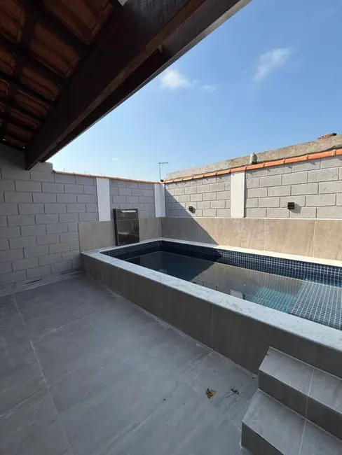 Foto 2 de Casa com 2 quartos à venda em Itanhaem - SP