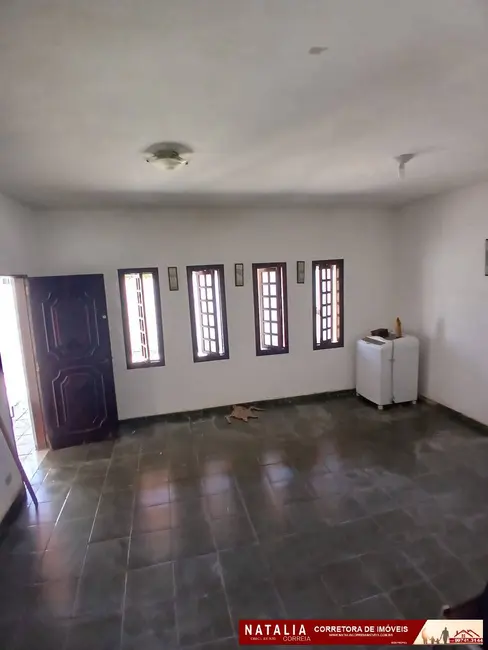 Casa com 3 quartos à venda em Itanhaem - SP - imagem 4 Foto 4 de Casa com 3 quartos à venda em Itanhaem - SP