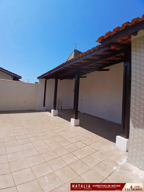 Casa com 3 quartos à venda em Itanhaem - SP - imagem 2 Foto 2 de Casa com 3 quartos à venda em Itanhaem - SP