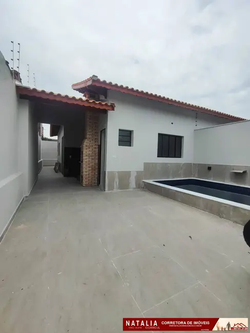 Foto 1 de Casa com 2 quartos à venda em Mongagua - SP