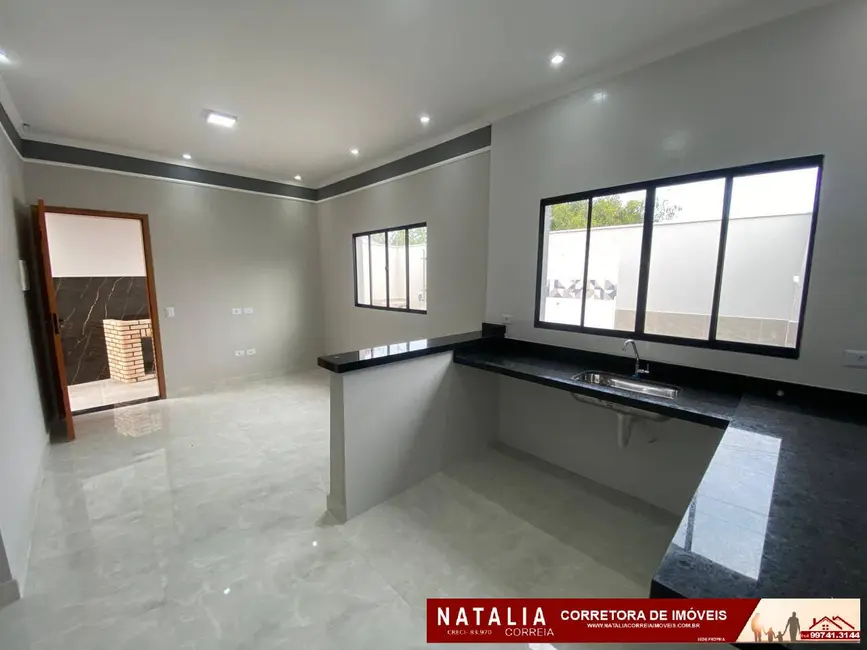 Foto 5 de Casa com 2 quartos à venda em Mongagua - SP