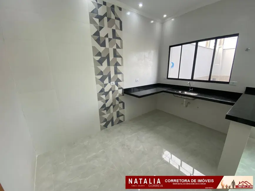 Foto 8 de Casa com 2 quartos à venda em Mongagua - SP