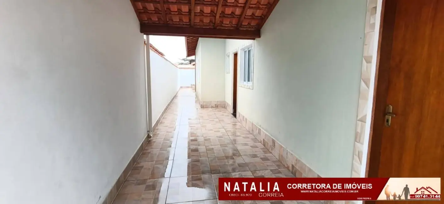 Casa com 2 quartos à venda em Itanhaem - SP - imagem 3 Foto 3 de Casa com 2 quartos à venda em Itanhaem - SP