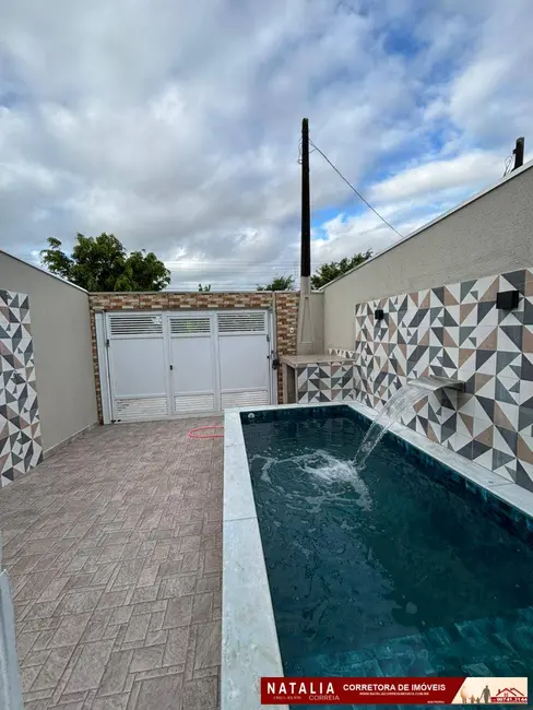 Casa com 2 quartos à venda em Mongagua - SP - imagem 1 Foto 1 de Casa com 2 quartos à venda em Mongagua - SP