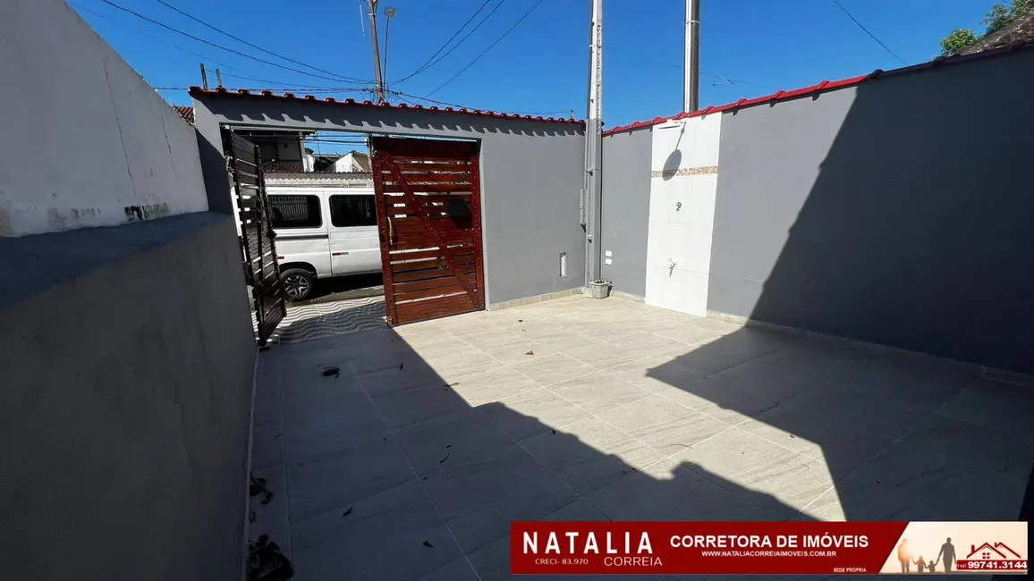 Foto 2 de Casa com 2 quartos à venda em Mongagua - SP