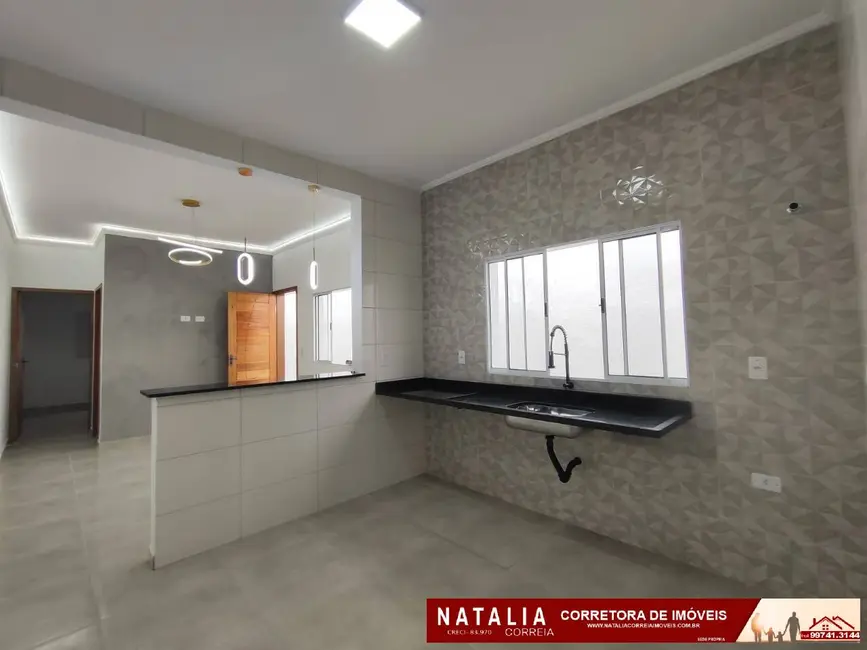 Foto 8 de Casa com 2 quartos à venda em Mongagua - SP