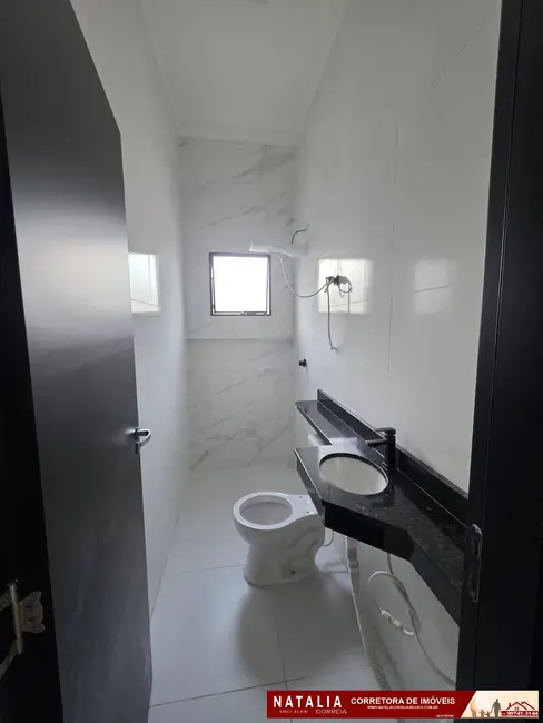 Foto 2 de Casa com 2 quartos à venda, 132m2 em Mongagua - SP
