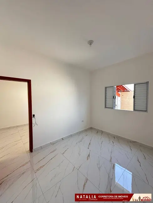 Foto 3 de Casa com 2 quartos à venda em Mongagua - SP