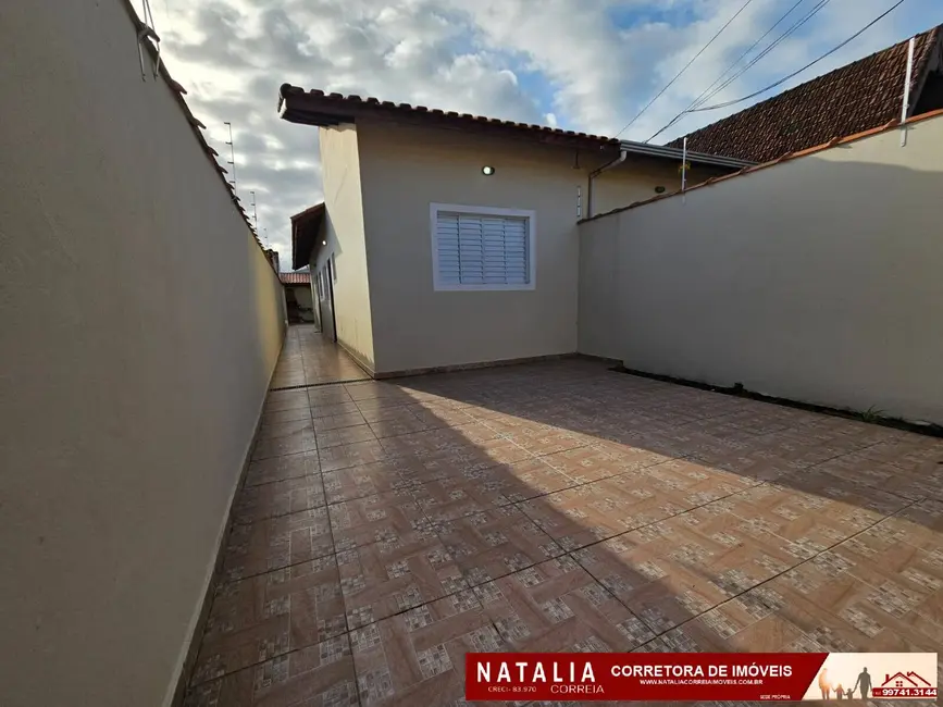 Casa com 2 quartos à venda em Itanhaem - SP - imagem 1 Foto 1 de Casa com 2 quartos à venda em Itanhaem - SP