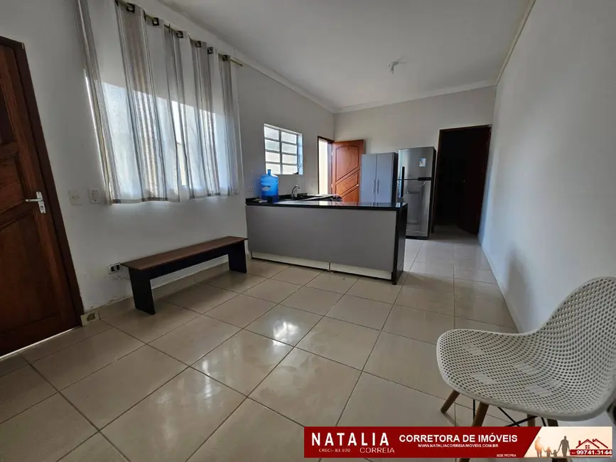 Casa com 2 quartos à venda em Itanhaem - SP - imagem 3 Foto 3 de Casa com 2 quartos à venda em Itanhaem - SP