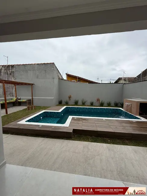 Foto 2 de Casa com 3 quartos à venda, 300m2 em Itanhaem - SP
