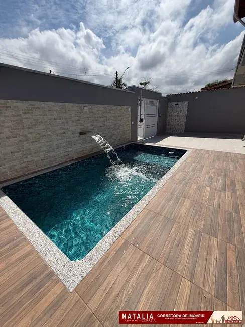 Foto 2 de Sobrado com 3 quartos à venda, 143m2 em Mongagua - SP