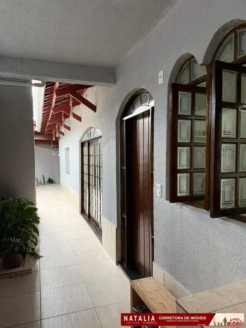 Foto 4 de Casa com 4 quartos à venda, 240m2 em Mongagua - SP