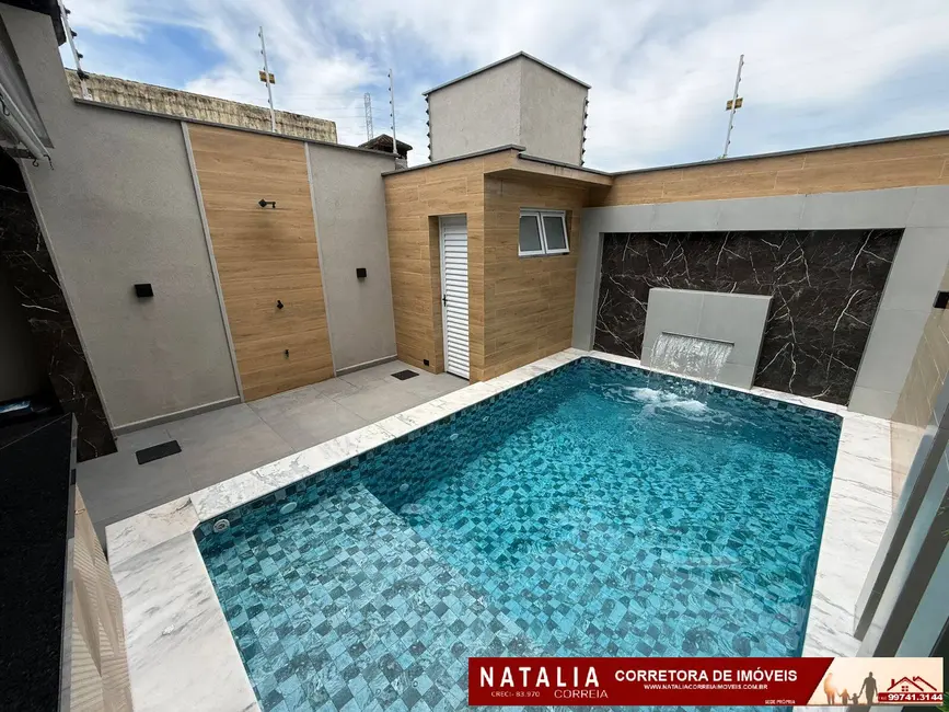 Foto 2 de Casa com 4 quartos à venda, 240m2 em Mongagua - SP