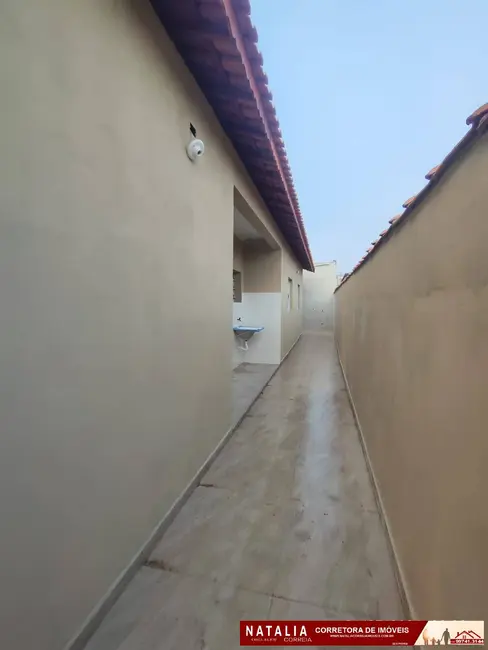 Foto 4 de Casa com 2 quartos à venda em Mongagua - SP