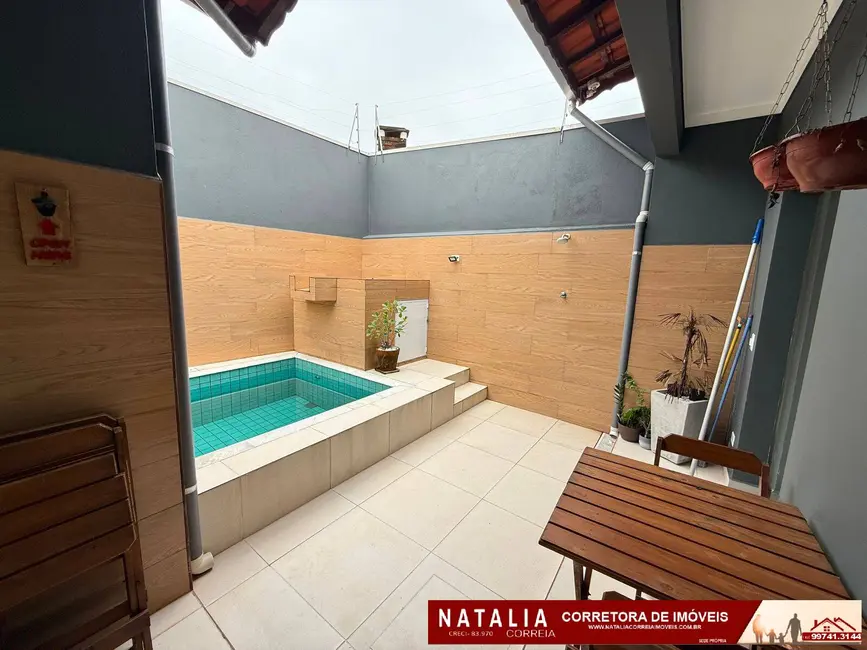 Foto 2 de Casa com 2 quartos à venda, 125m2 em Mongagua - SP