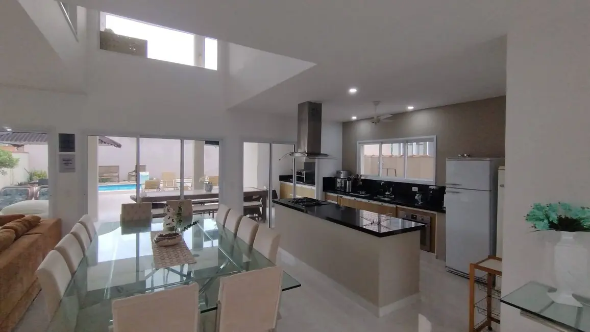 Foto 3 de Casa de Condomínio com 5 quartos à venda e para alugar, 294m2 em Praia da Mococa, Caraguatatuba - SP