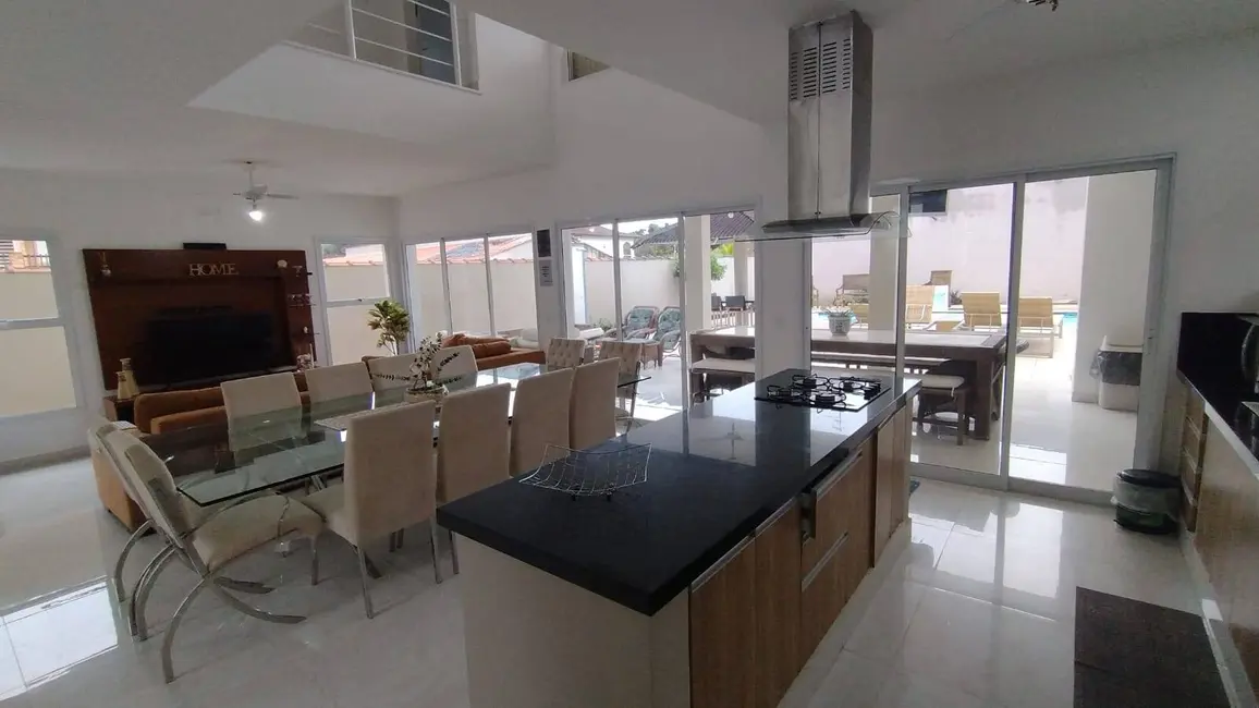Foto 1 de Casa de Condomínio com 5 quartos à venda e para alugar, 294m2 em Praia da Mococa, Caraguatatuba - SP