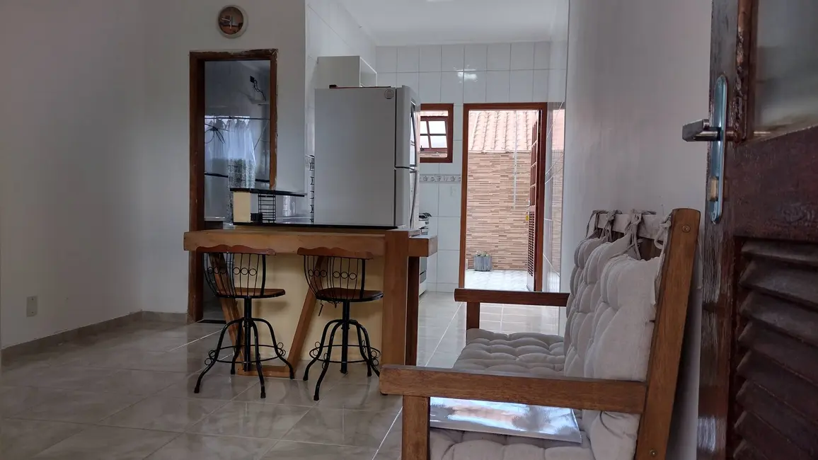 Foto 2 de Apartamento com 1 quarto à venda, 34m2 em Caraguatatuba - SP