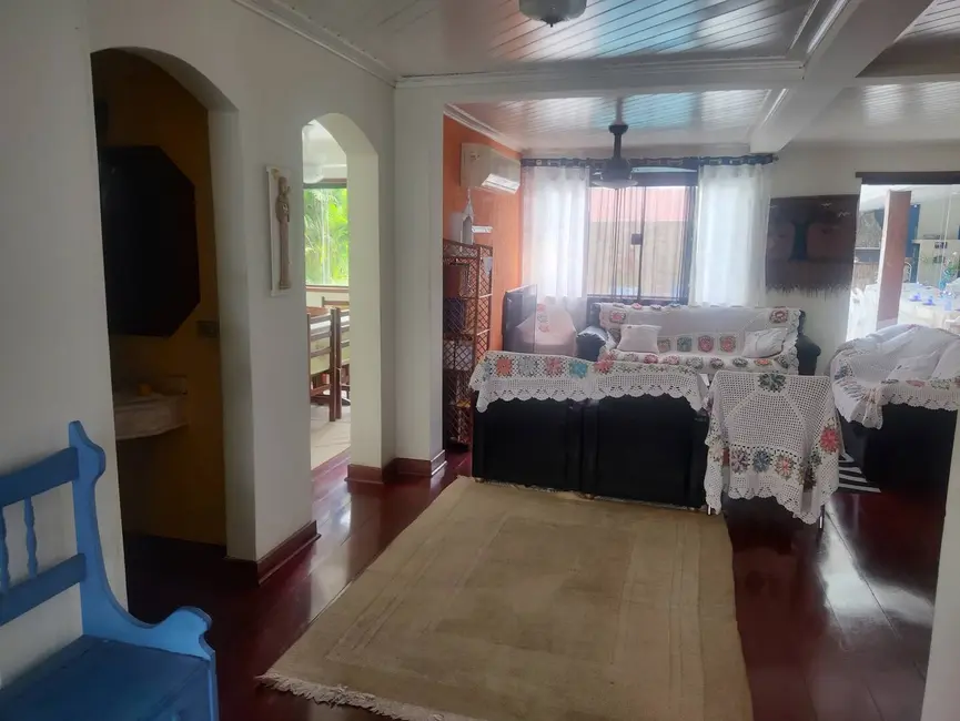 Foto 8 de Casa com 6 quartos à venda e para alugar, 630m2 em Indaiá, Caraguatatuba - SP