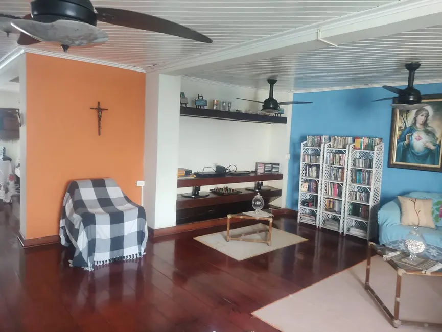 Foto 5 de Casa com 6 quartos à venda e para alugar, 630m2 em Indaiá, Caraguatatuba - SP