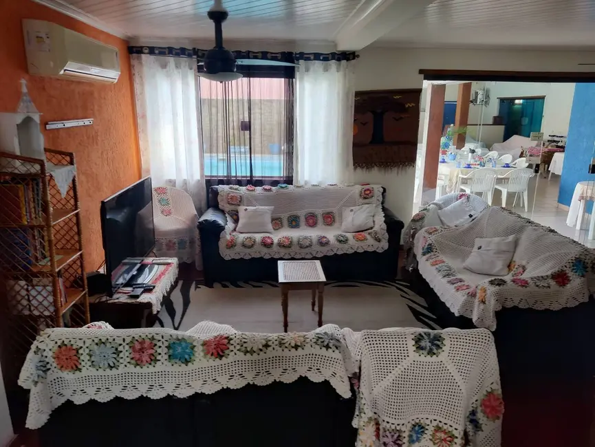 Foto 2 de Casa com 6 quartos à venda e para alugar, 630m2 em Indaiá, Caraguatatuba - SP